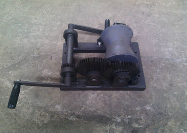 Beli Portabel manual Tangan Wire Rope Winch / Mini Tangan Winch Untuk Kekuatan Konstruksi online manufacture