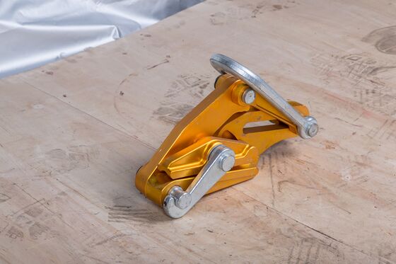 Beli Lightweight Aluminum Alloy Power Cable Clamp with Secure Grip Design and Weather Resistant for 40kN Load Capacity online manufacture