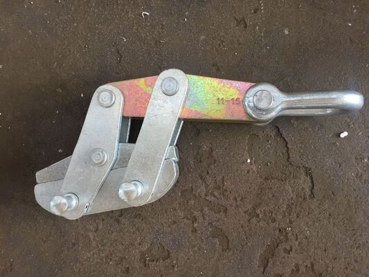 Beli Pegangan kabel tugas berat untuk kawat baja anti-pusing 11-15mm dengan beban nominal 50-200 KN dan konstruksi baja tahan karat yang tahan lama online manufacture