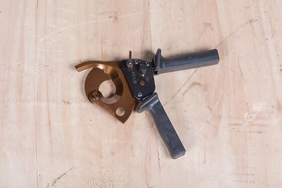 Beli Mesin pemotong kabel berat dengan pisau baja bertenaga tinggi untuk kawat tembaga dan aluminium online manufacture