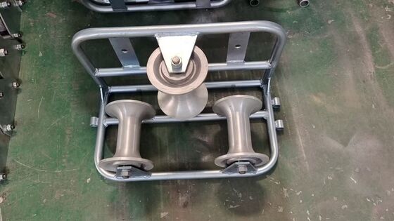 Beli 10kN Heavy-Duty Galvanized Aluminium Triple Corner Cable Guide Roller untuk pemasangan kabel yang halus online manufacture